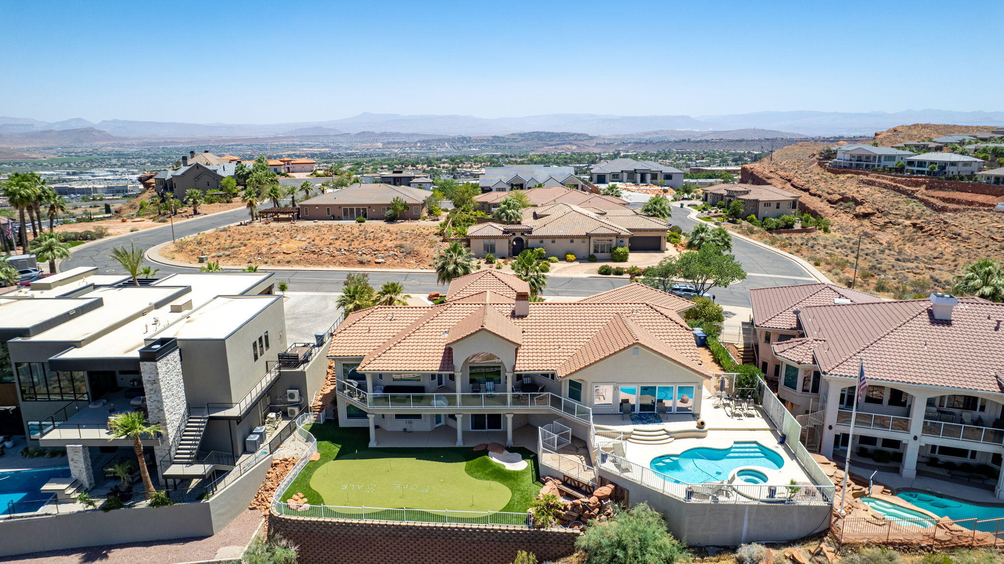 LION'S HEAD HILLTOP ESTATES AT GREEN SPRINGS - Residential