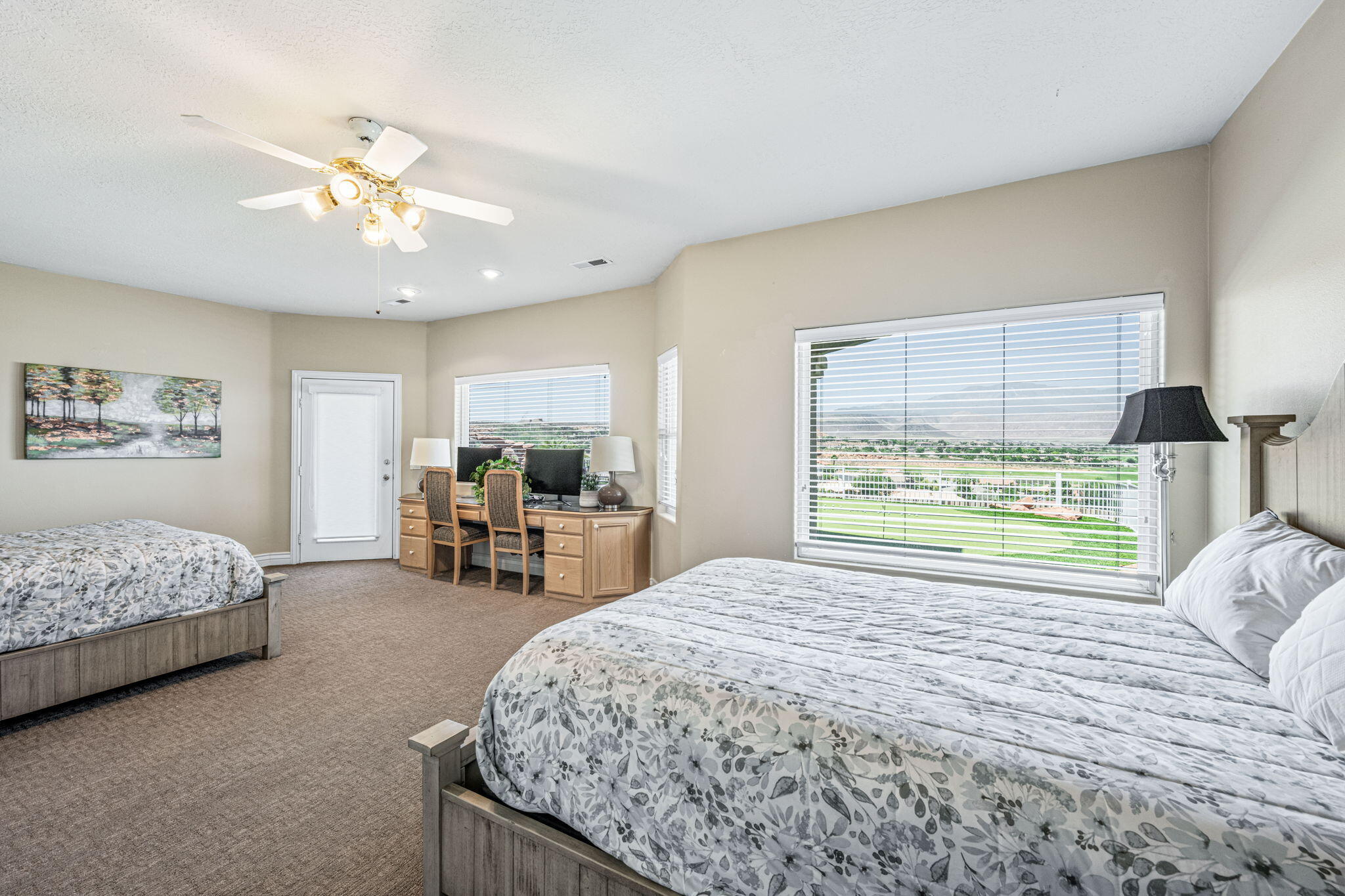 LION'S HEAD HILLTOP ESTATES AT GREEN SPRINGS - Residential