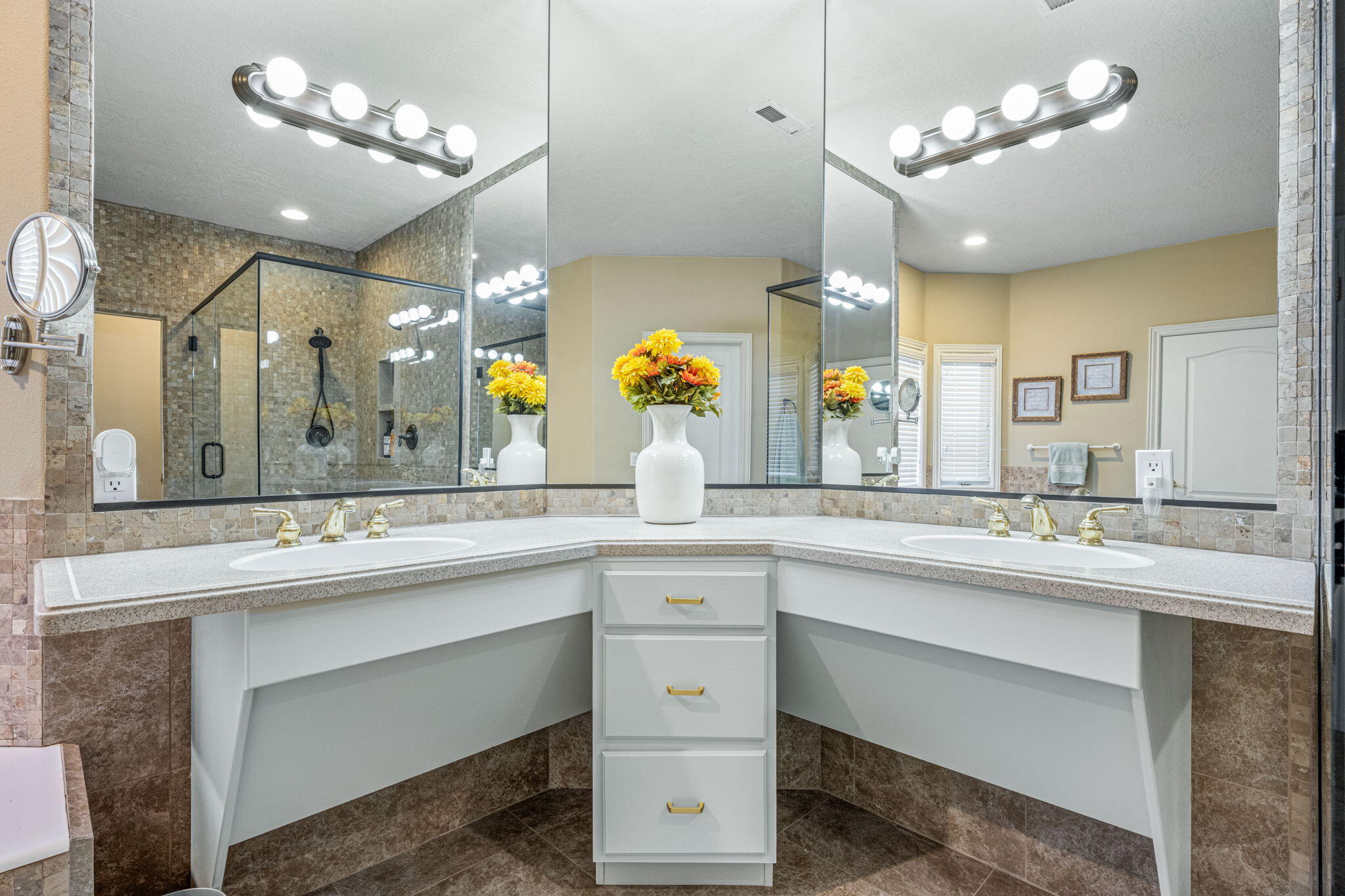 LION'S HEAD HILLTOP ESTATES AT GREEN SPRINGS - Residential