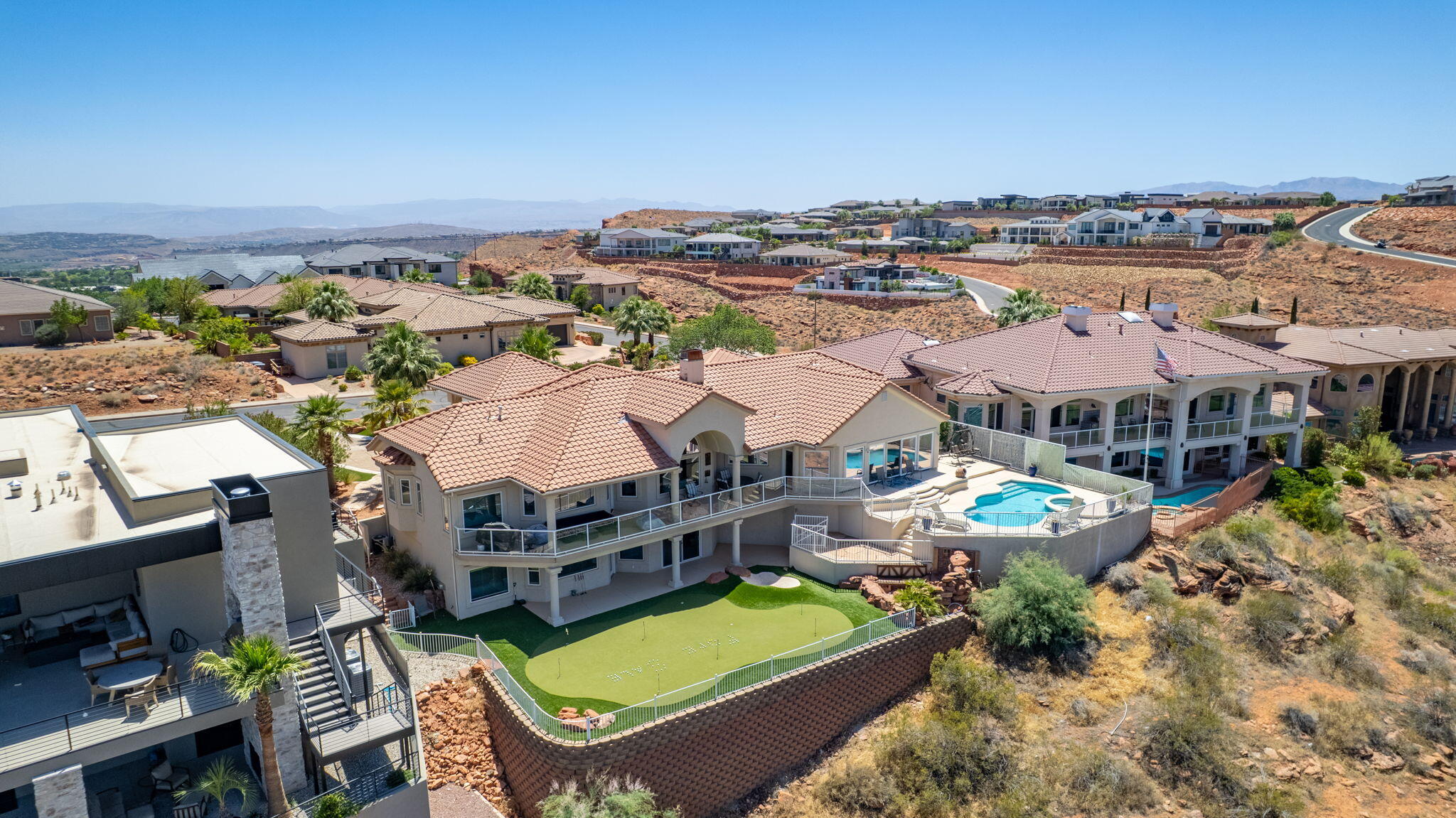 LION'S HEAD HILLTOP ESTATES AT GREEN SPRINGS - Residential