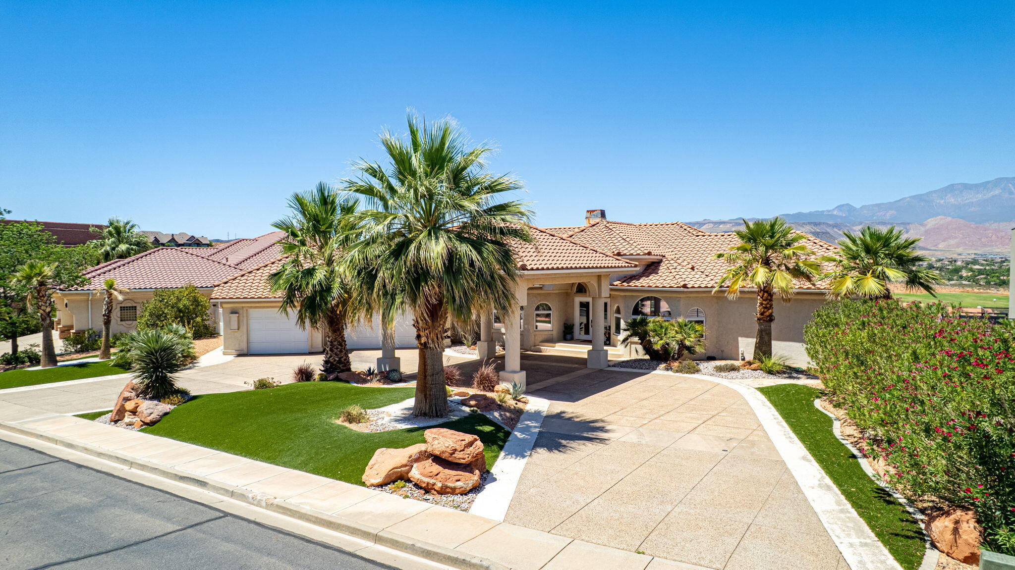 LION'S HEAD HILLTOP ESTATES AT GREEN SPRINGS - Residential