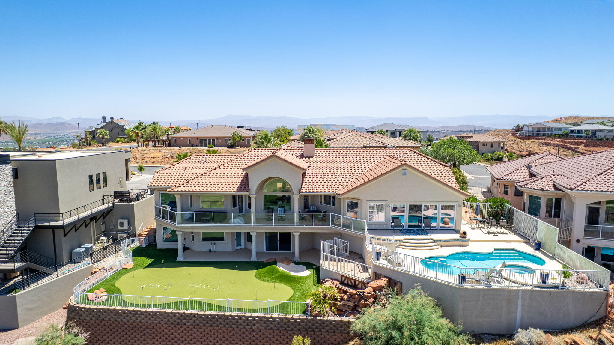 LION'S HEAD HILLTOP ESTATES AT GREEN SPRINGS - Residential