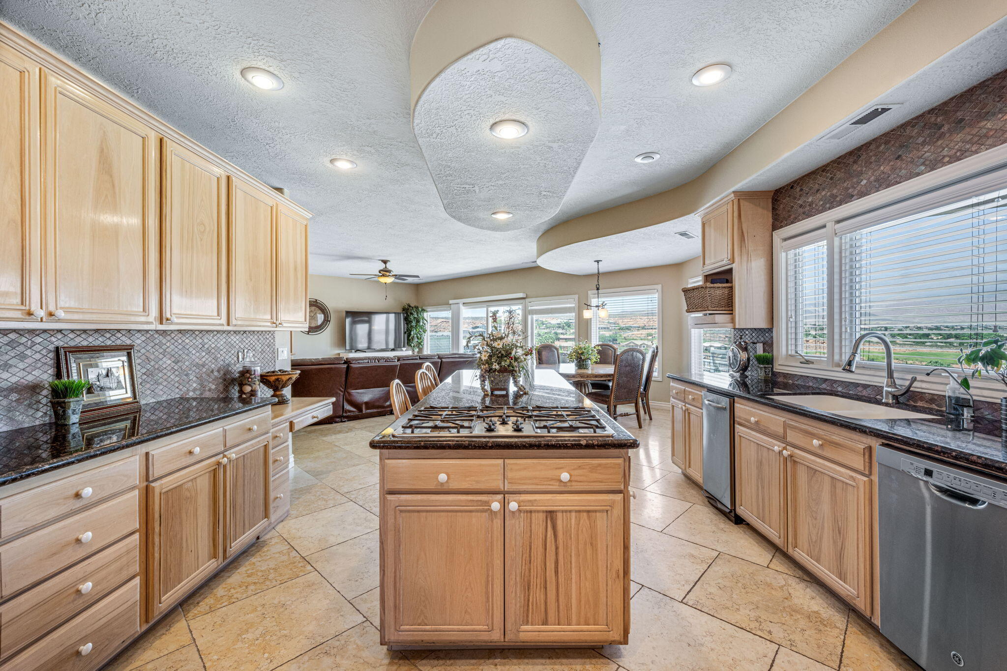 LION'S HEAD HILLTOP ESTATES AT GREEN SPRINGS - Residential