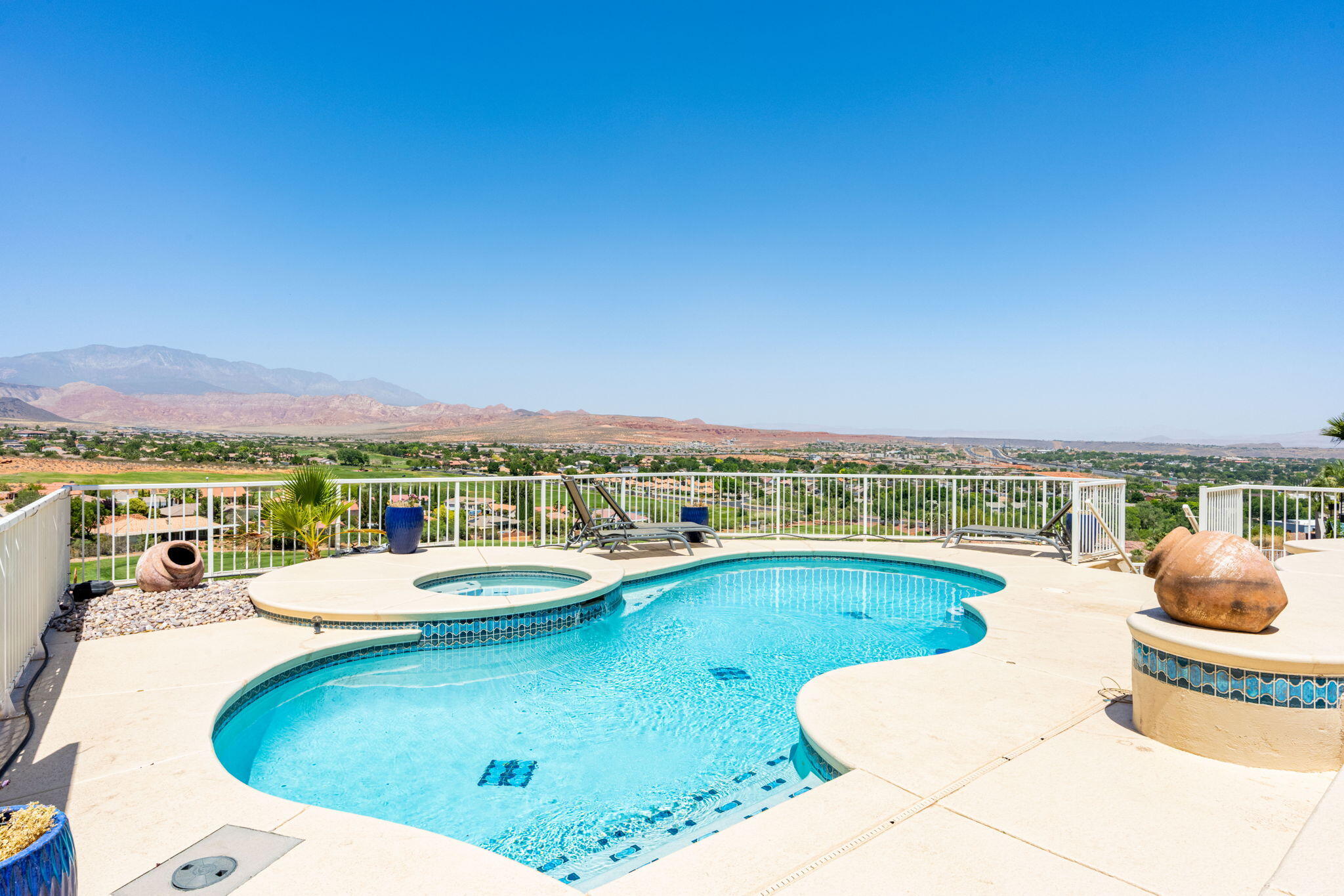 LION'S HEAD HILLTOP ESTATES AT GREEN SPRINGS - Residential