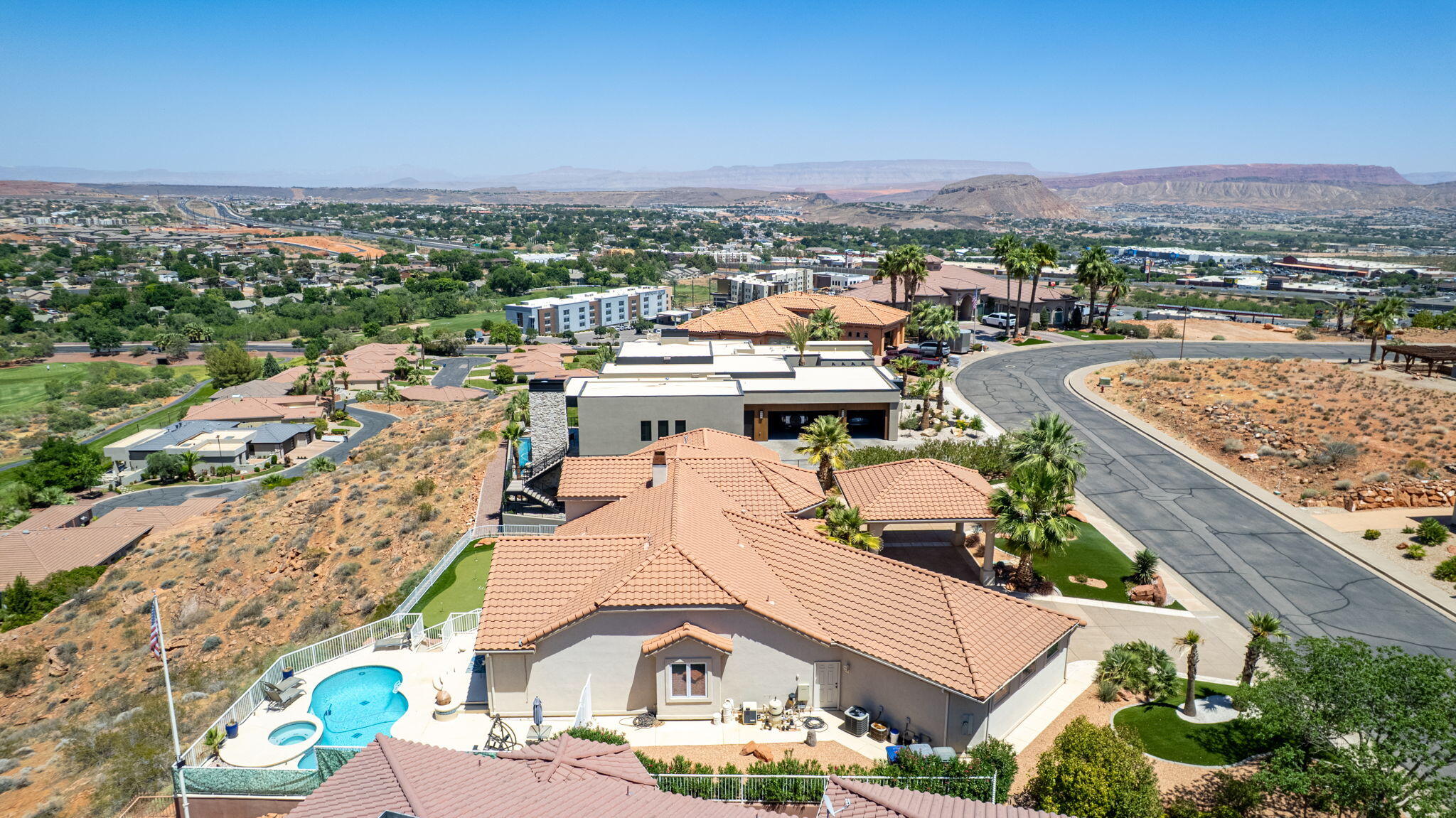LION'S HEAD HILLTOP ESTATES AT GREEN SPRINGS - Residential