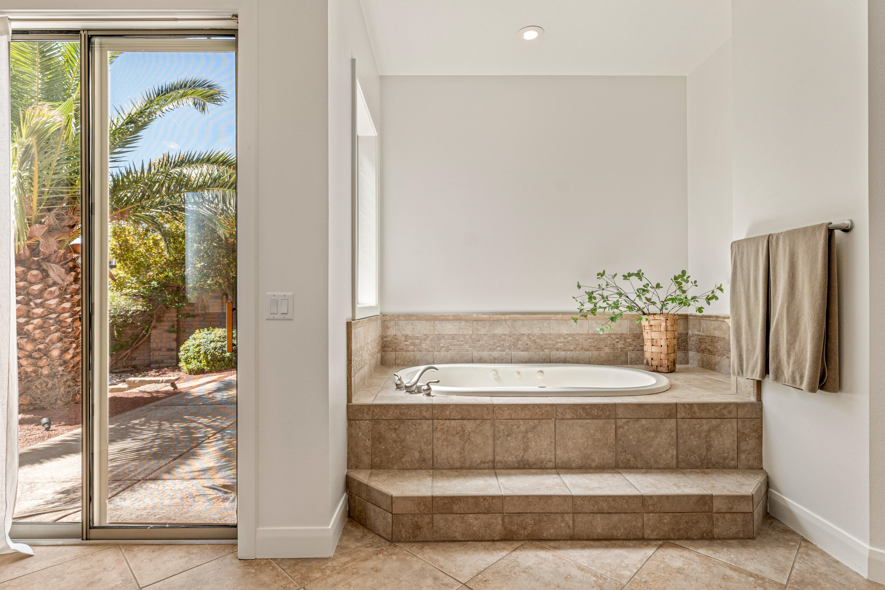 STONE CLIFF - Residential