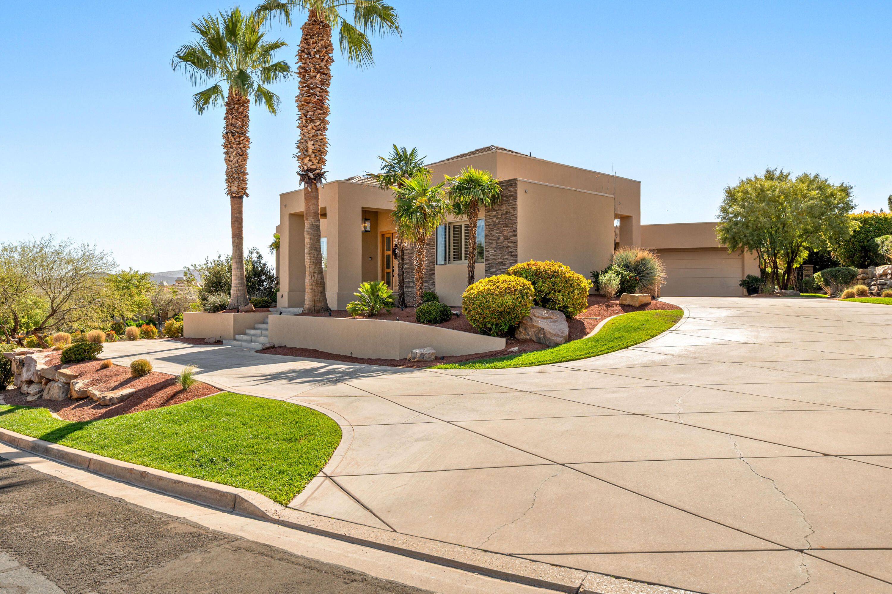 STONE CLIFF - Residential
