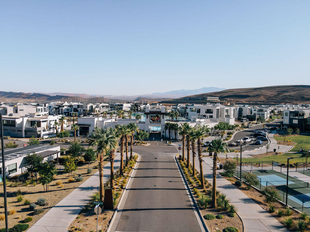 DESERT COLOR RESORT - Residential