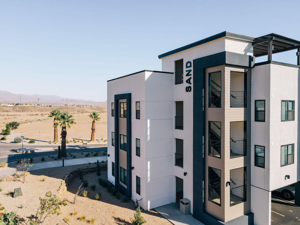 DESERT COLOR RESORT - Residential