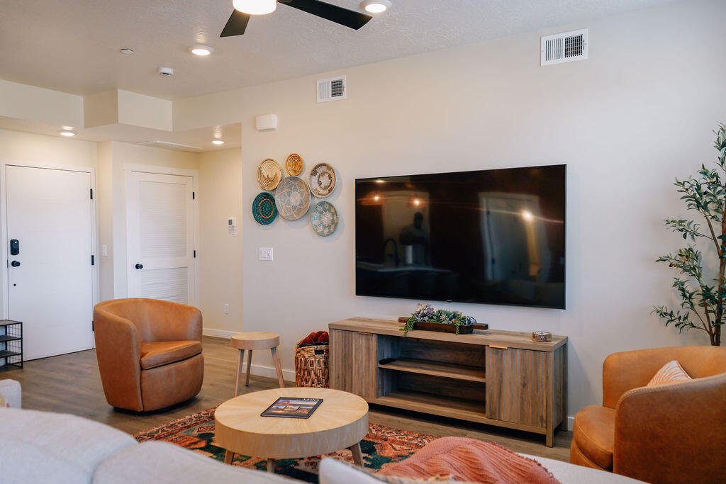 DESERT COLOR RESORT - Residential