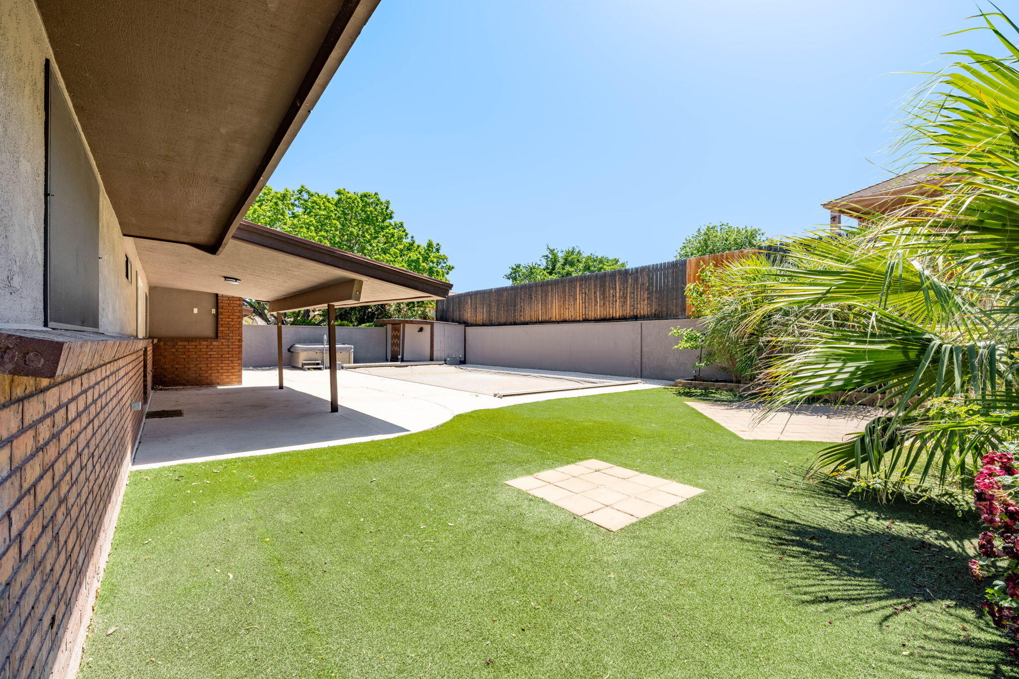 BLOOMINGTON HILLS - Residential