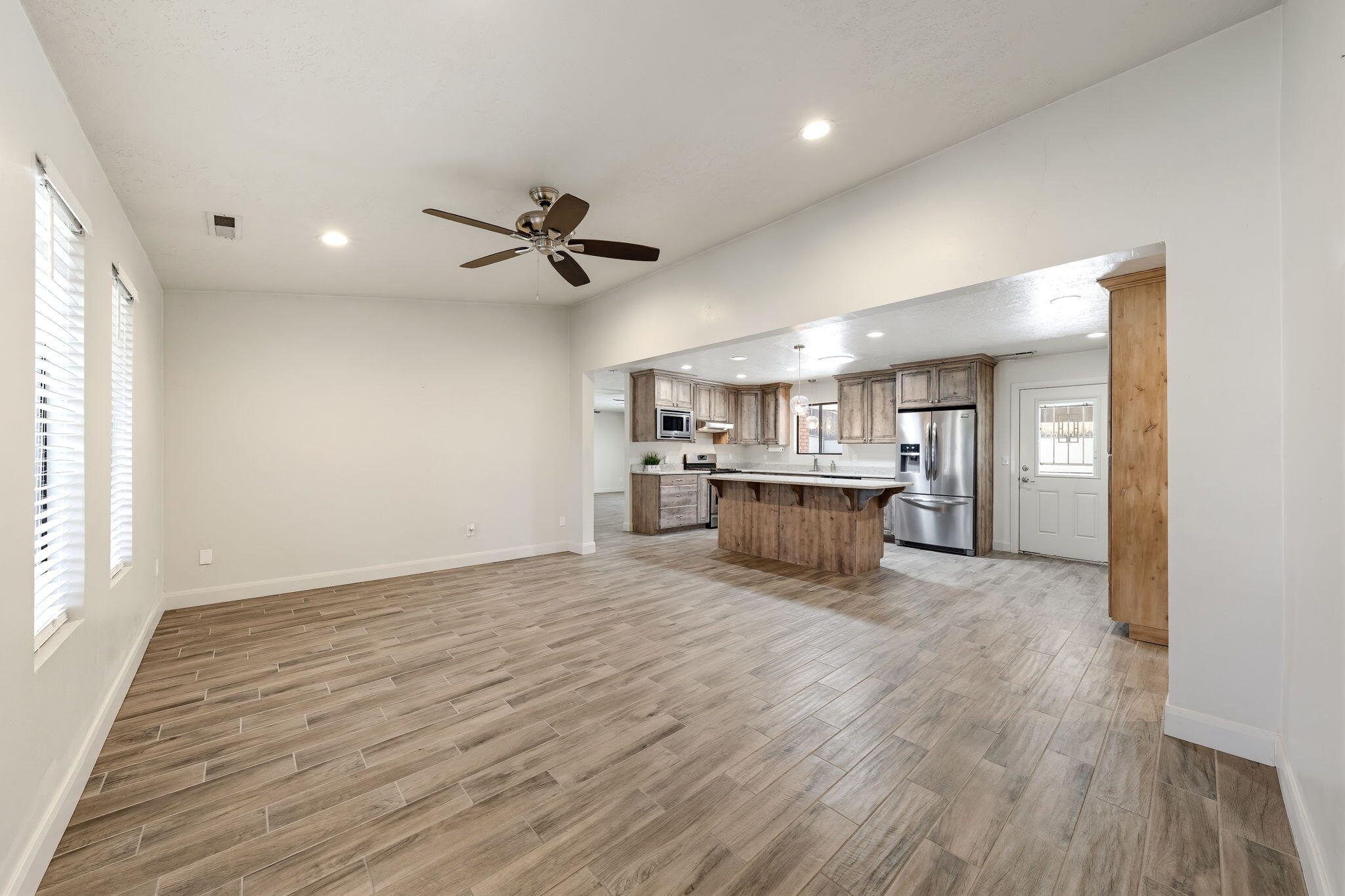 BLOOMINGTON HILLS - Residential