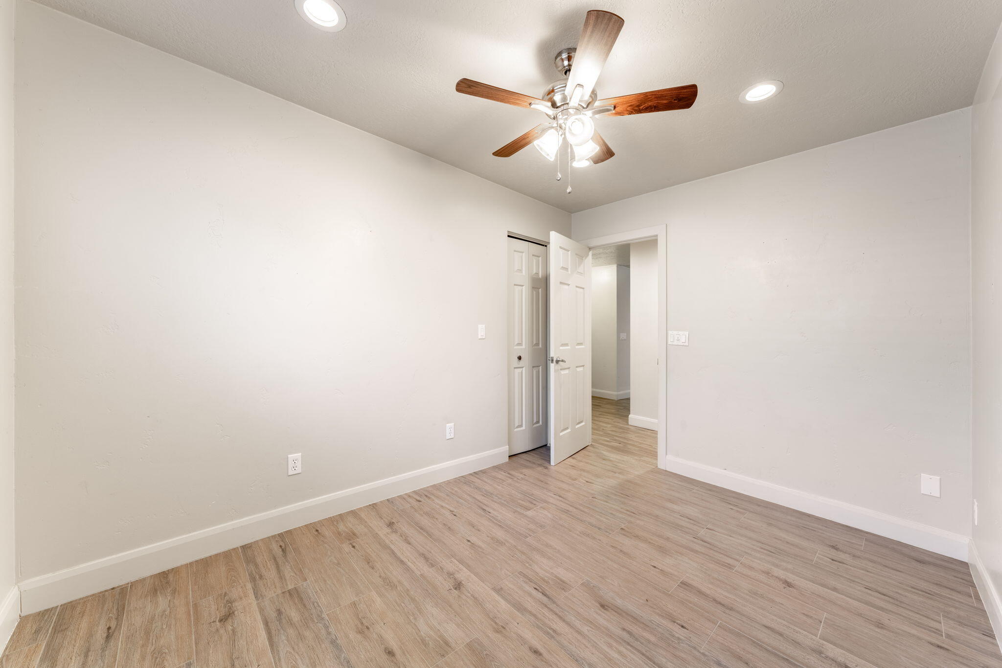 BLOOMINGTON HILLS - Residential