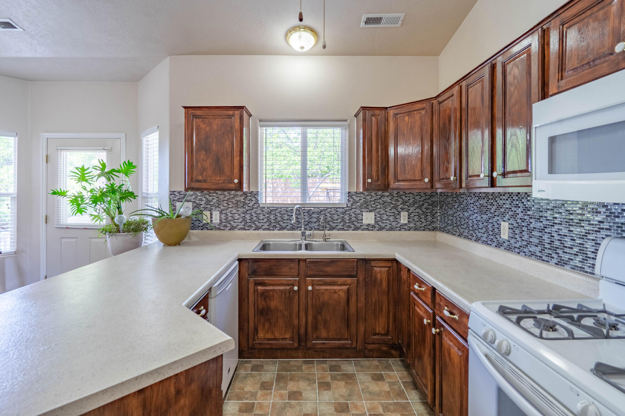 SOUTH POINTE - Residential