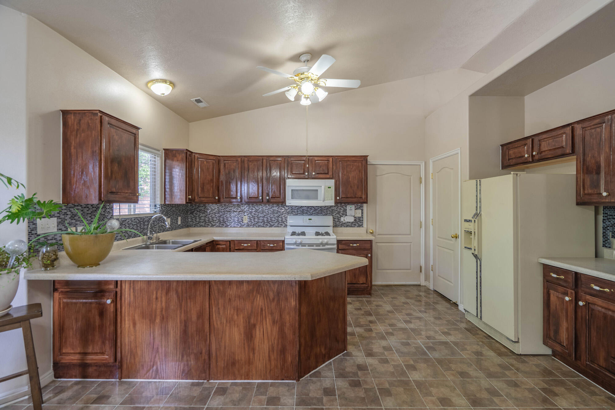 SOUTH POINTE - Residential