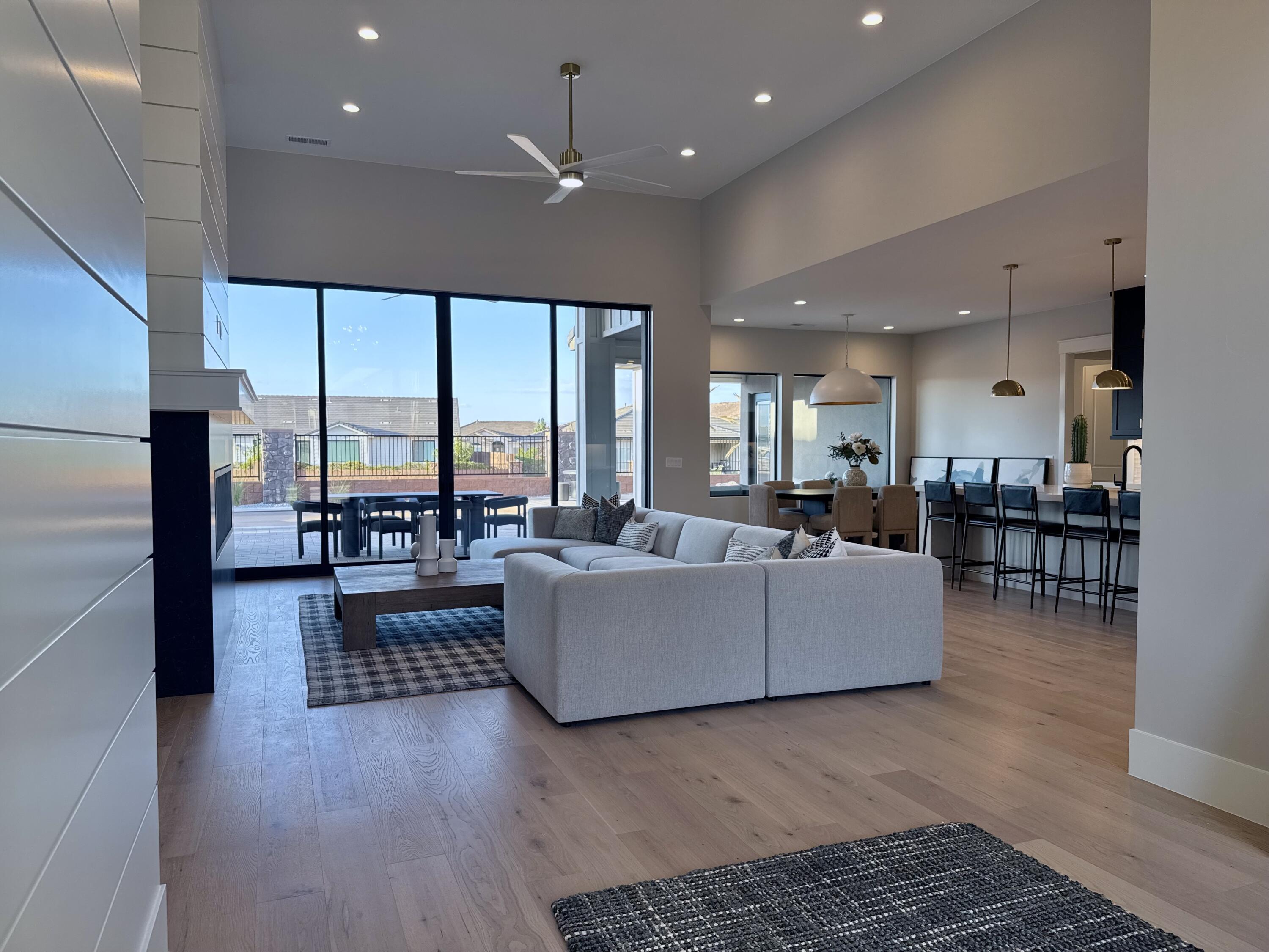 LAKESIDE AT STUCKI FARMS - Residential