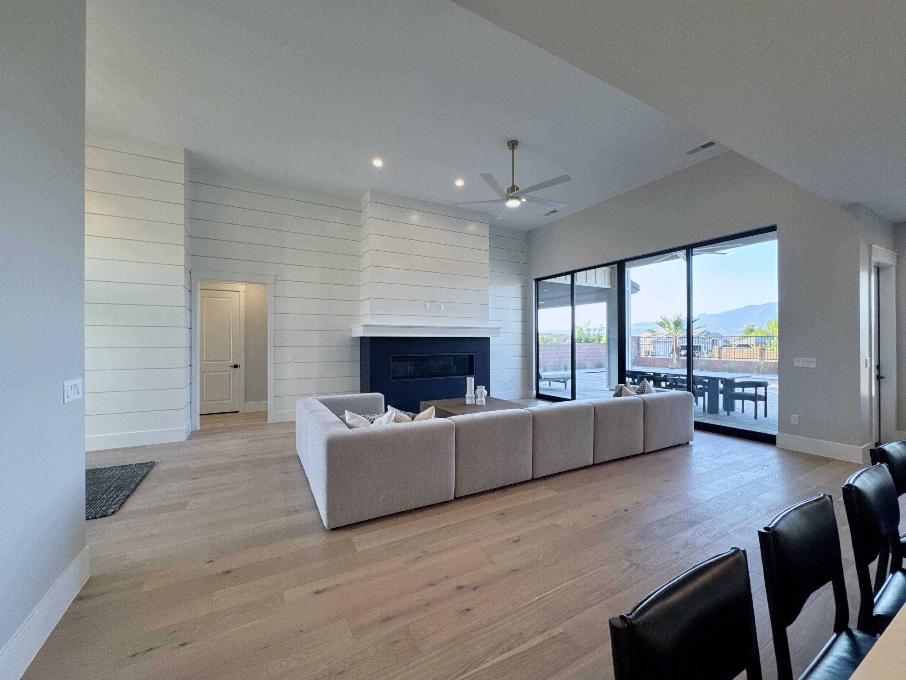 LAKESIDE AT STUCKI FARMS - Residential