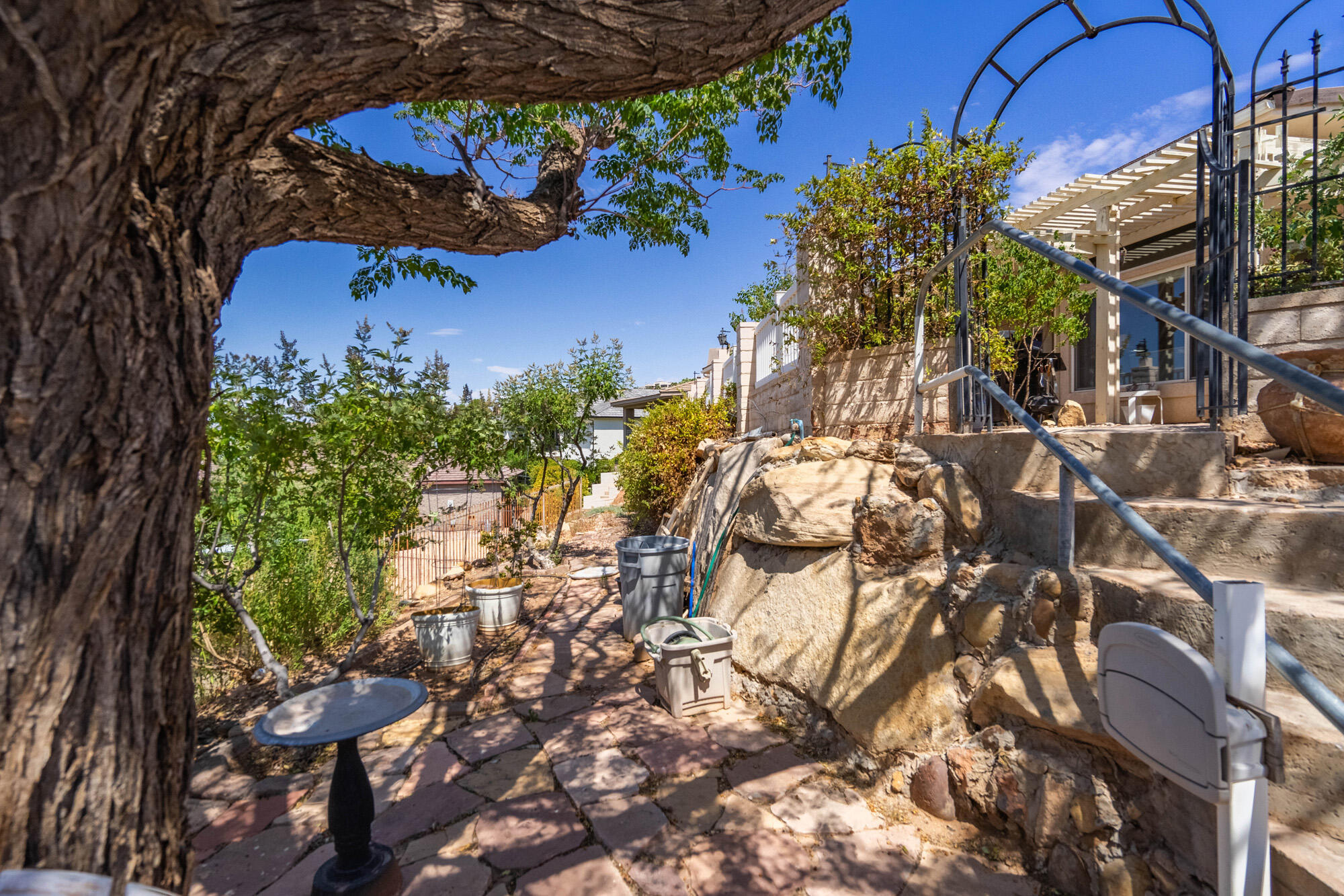 BOULDERS - Residential