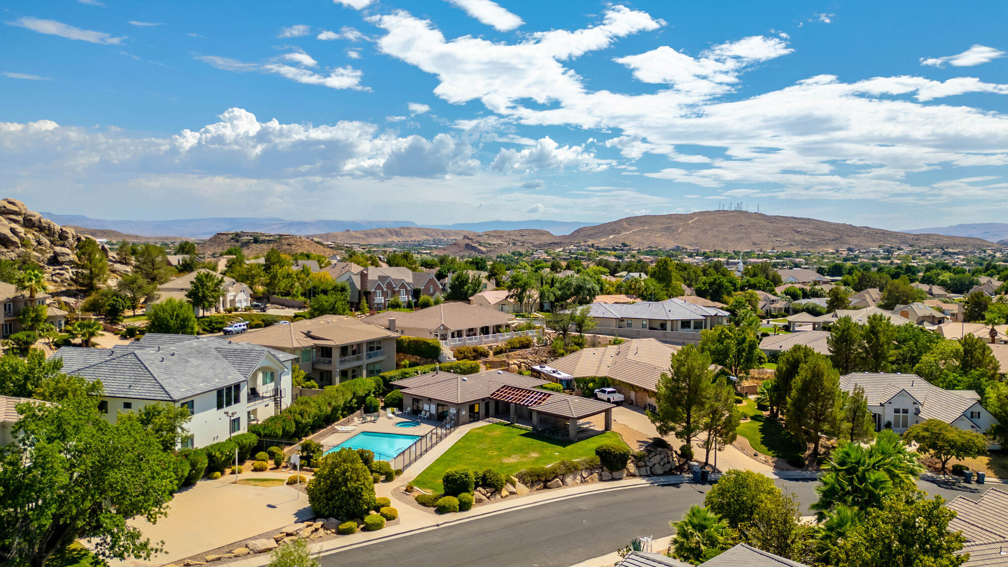 BOULDERS - Residential