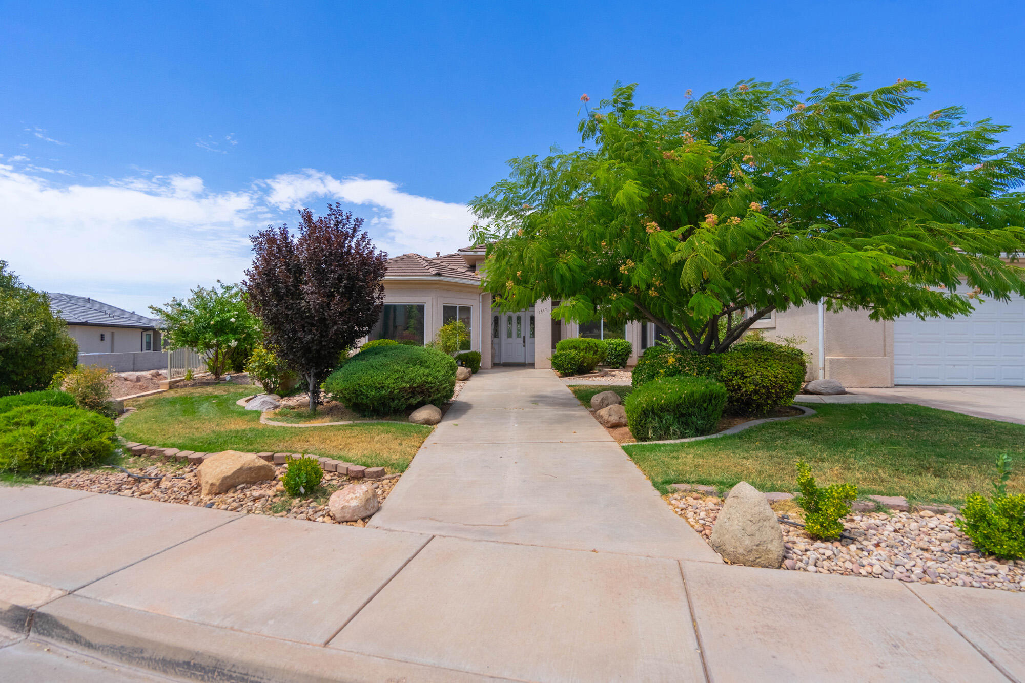 BOULDERS - Residential