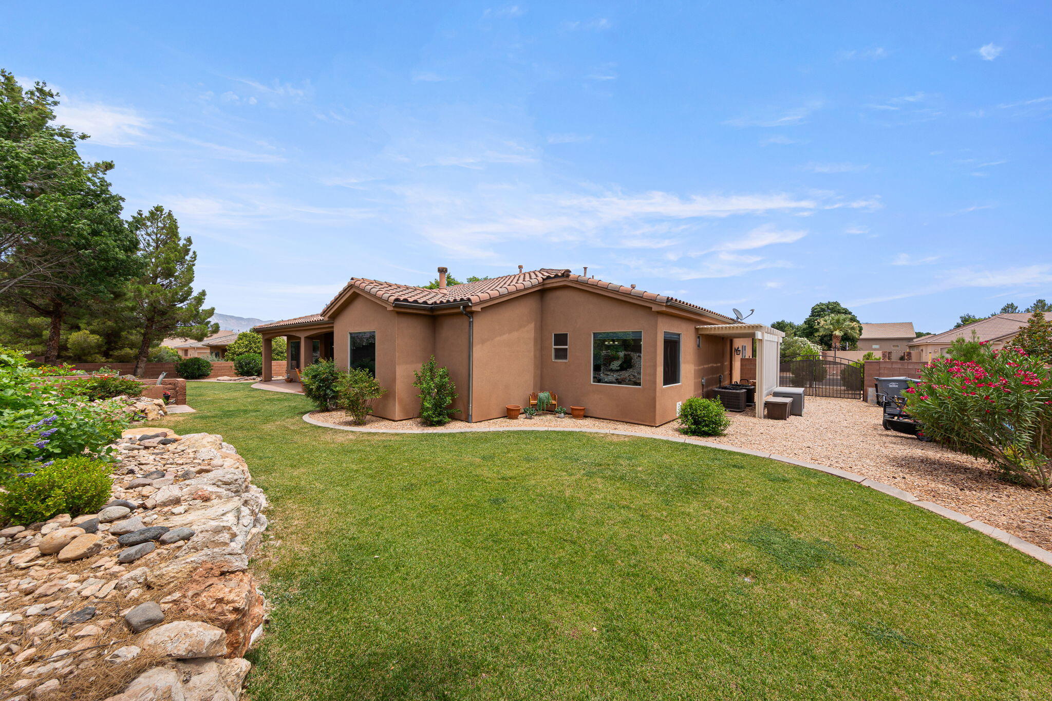KNOLLS AT LITTLE VALLEY - Residential
