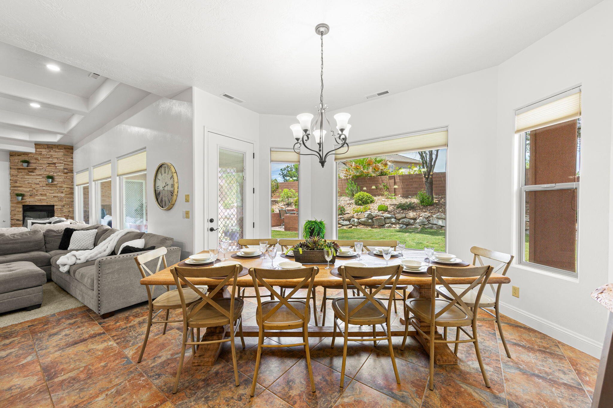 KNOLLS AT LITTLE VALLEY - Residential