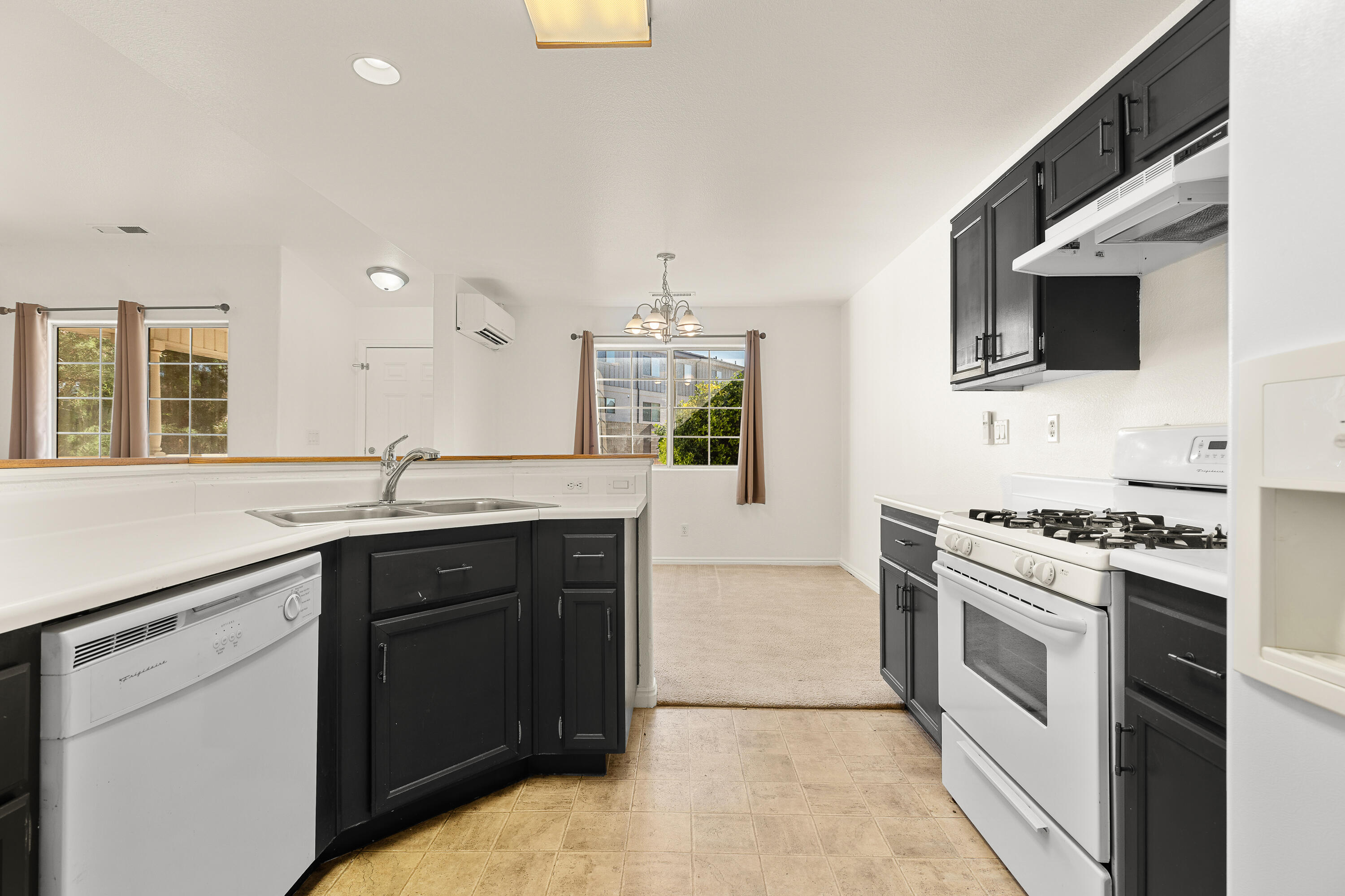 KNOLLWOOD TOWNHOMES - Residential