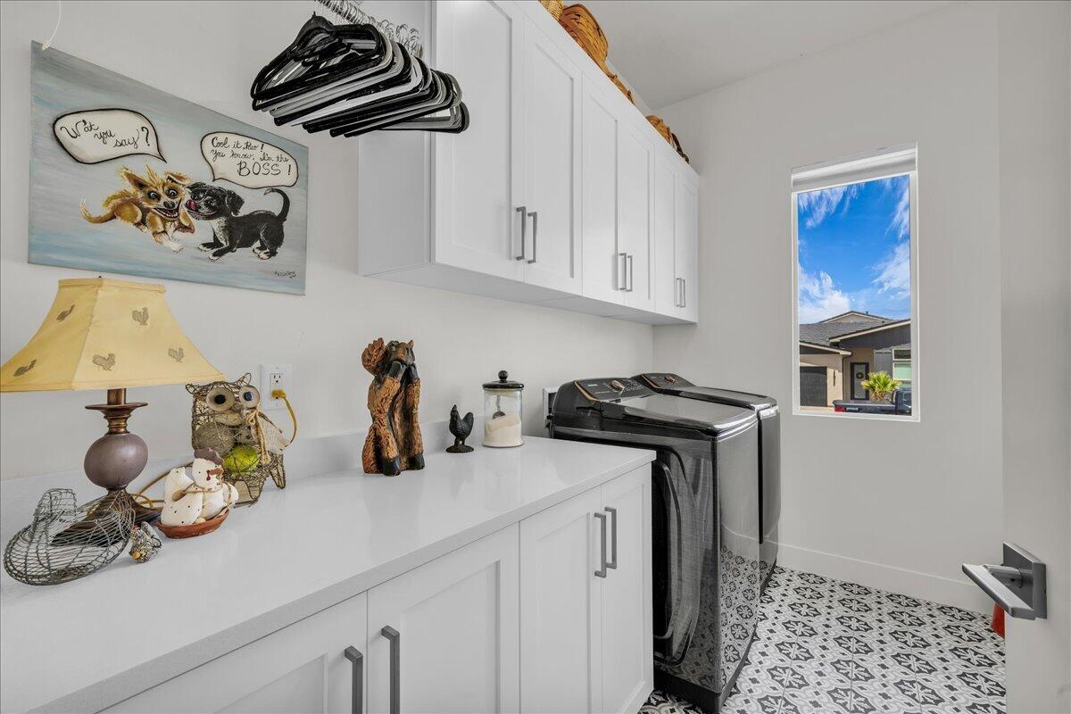 WARNER GATEWAY - Residential