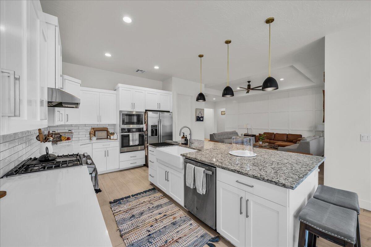 WARNER GATEWAY - Residential