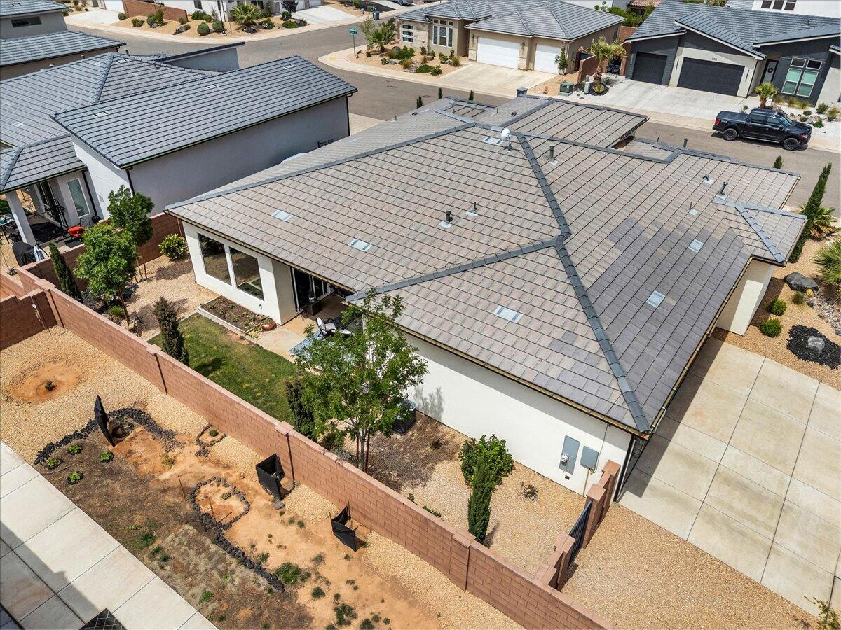 WARNER GATEWAY - Residential