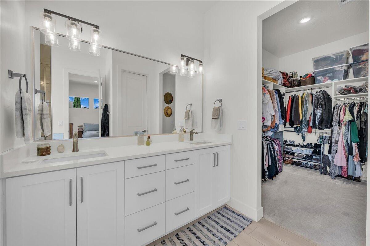 WARNER GATEWAY - Residential