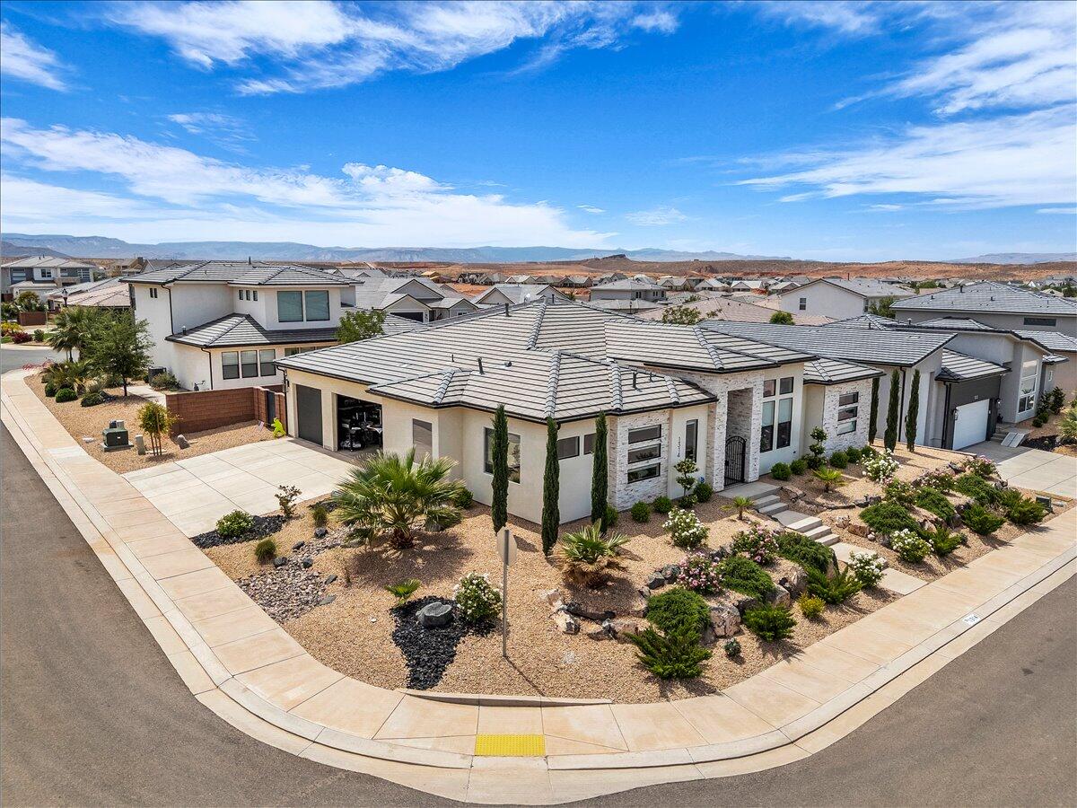 WARNER GATEWAY - Residential