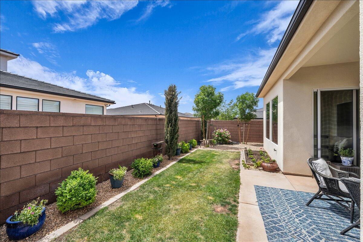 WARNER GATEWAY - Residential