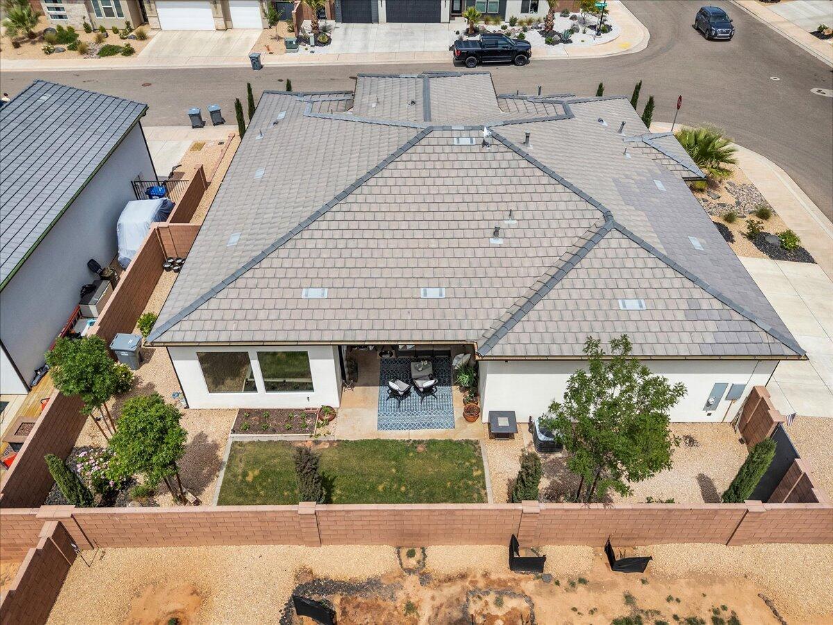 WARNER GATEWAY - Residential