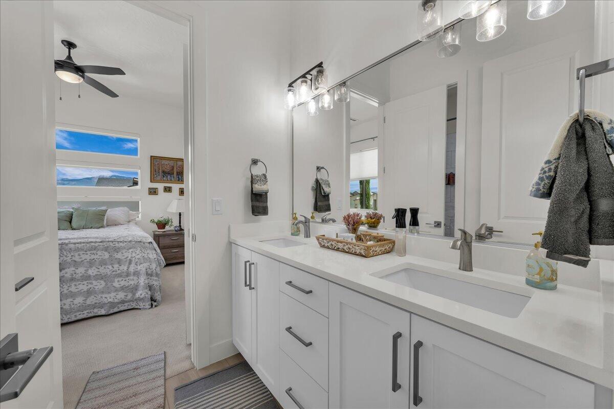 WARNER GATEWAY - Residential