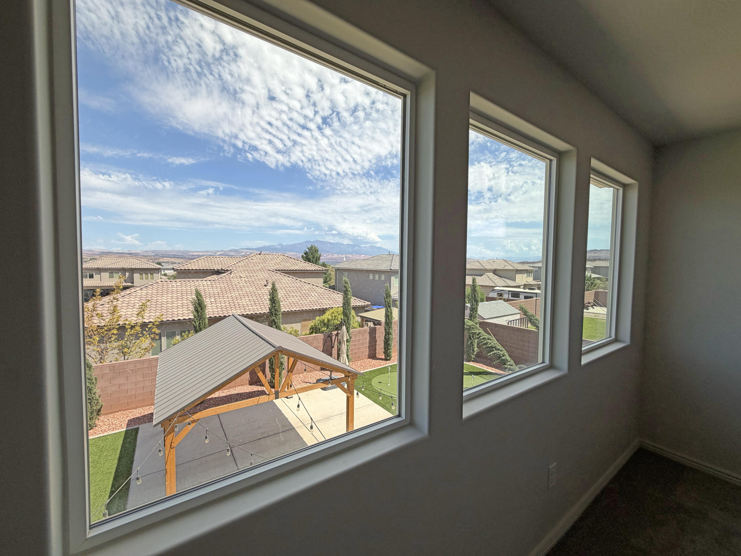 HAWTHORN ESTATES - Residential