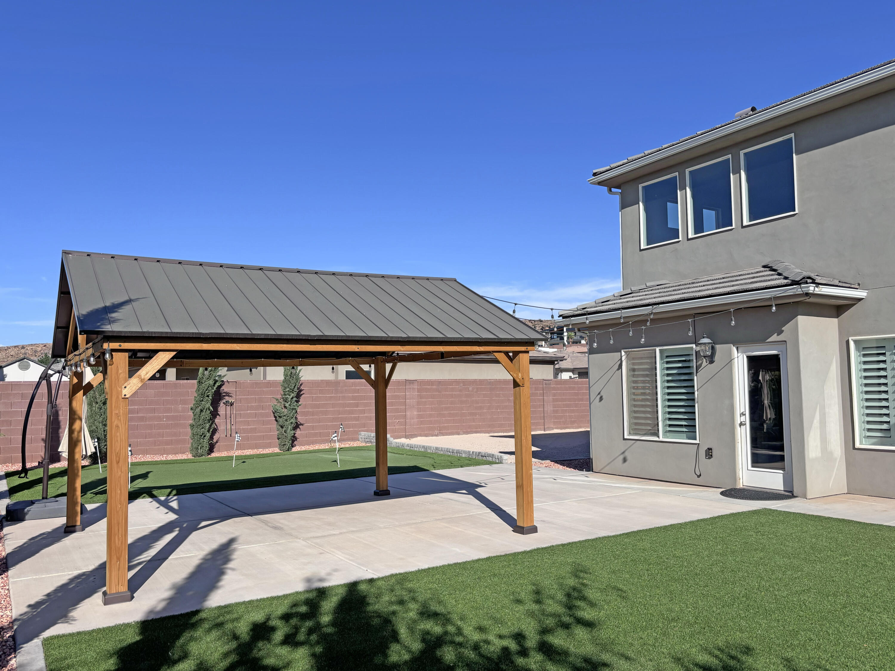 HAWTHORN ESTATES - Residential