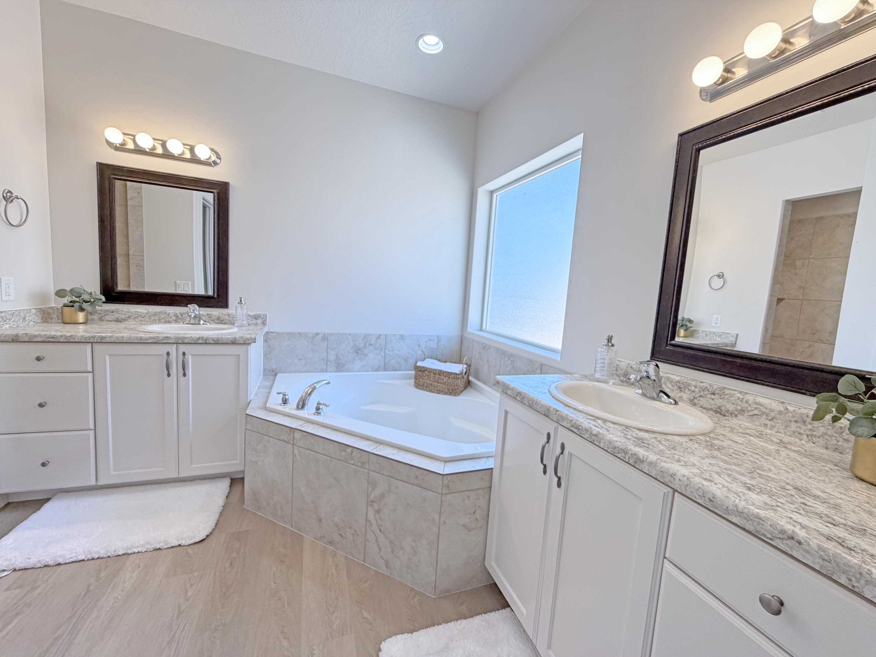 HAWTHORN ESTATES - Residential