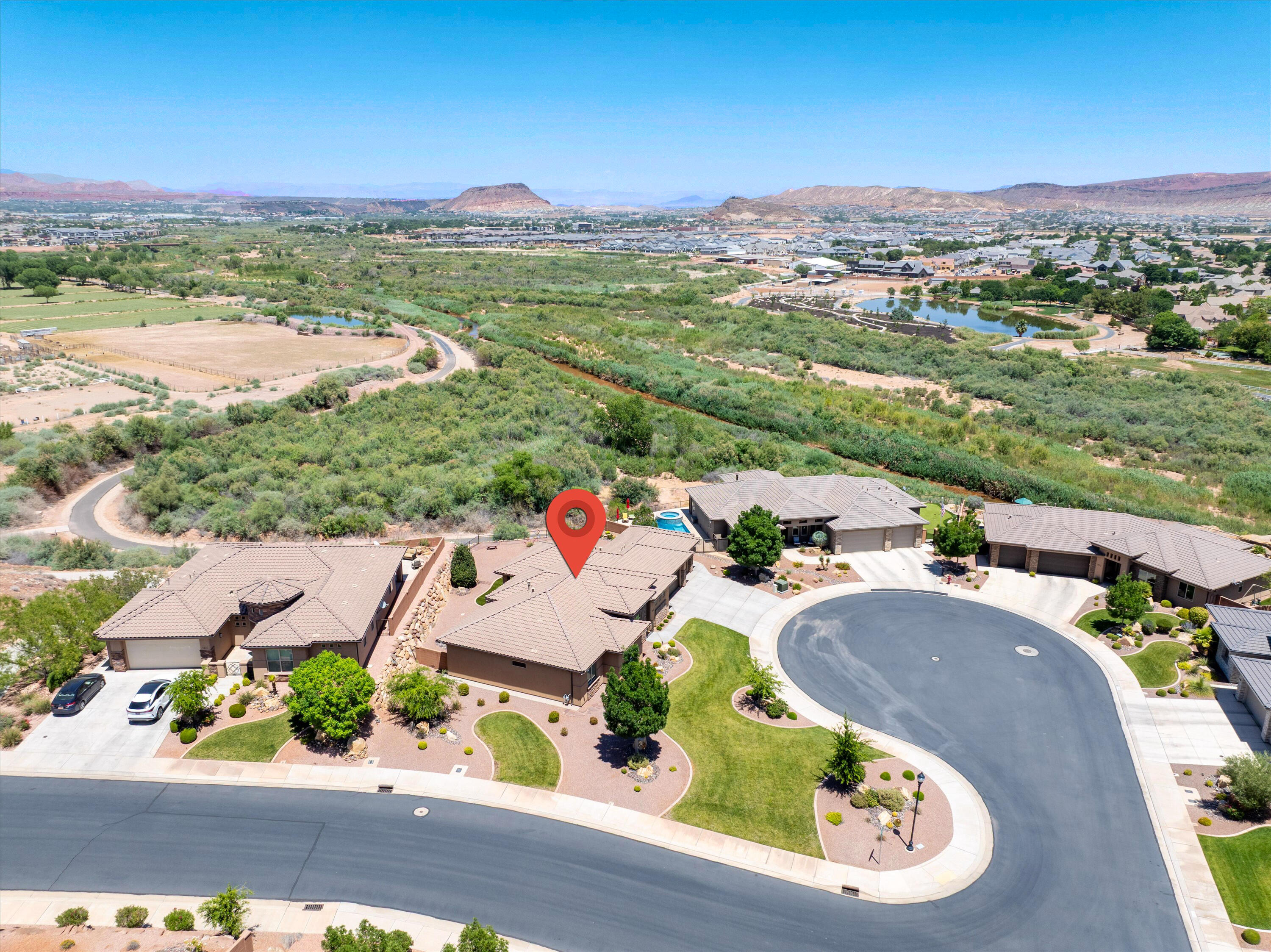RIVERSIDE CLIFFS - Residential