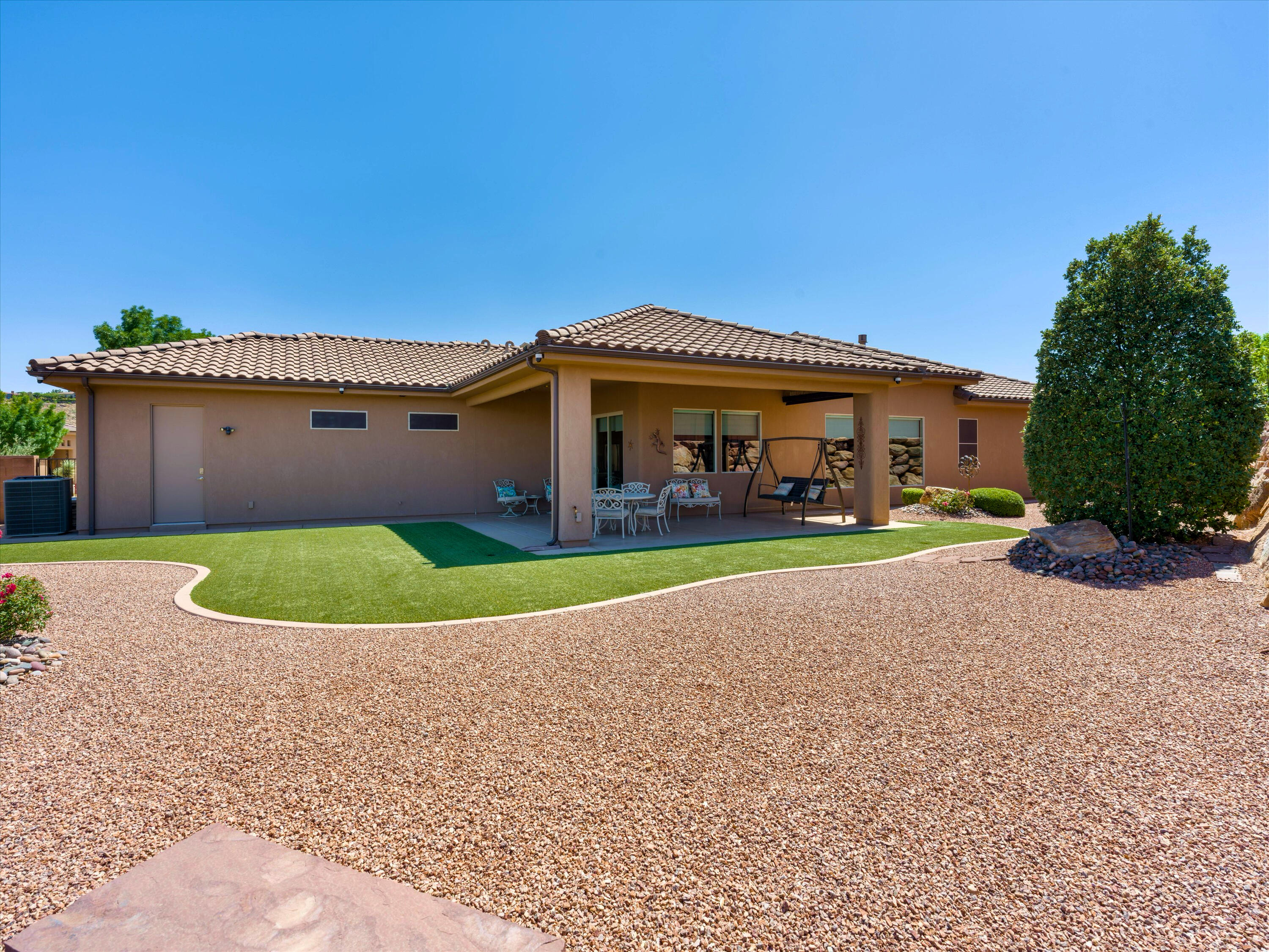 RIVERSIDE CLIFFS - Residential