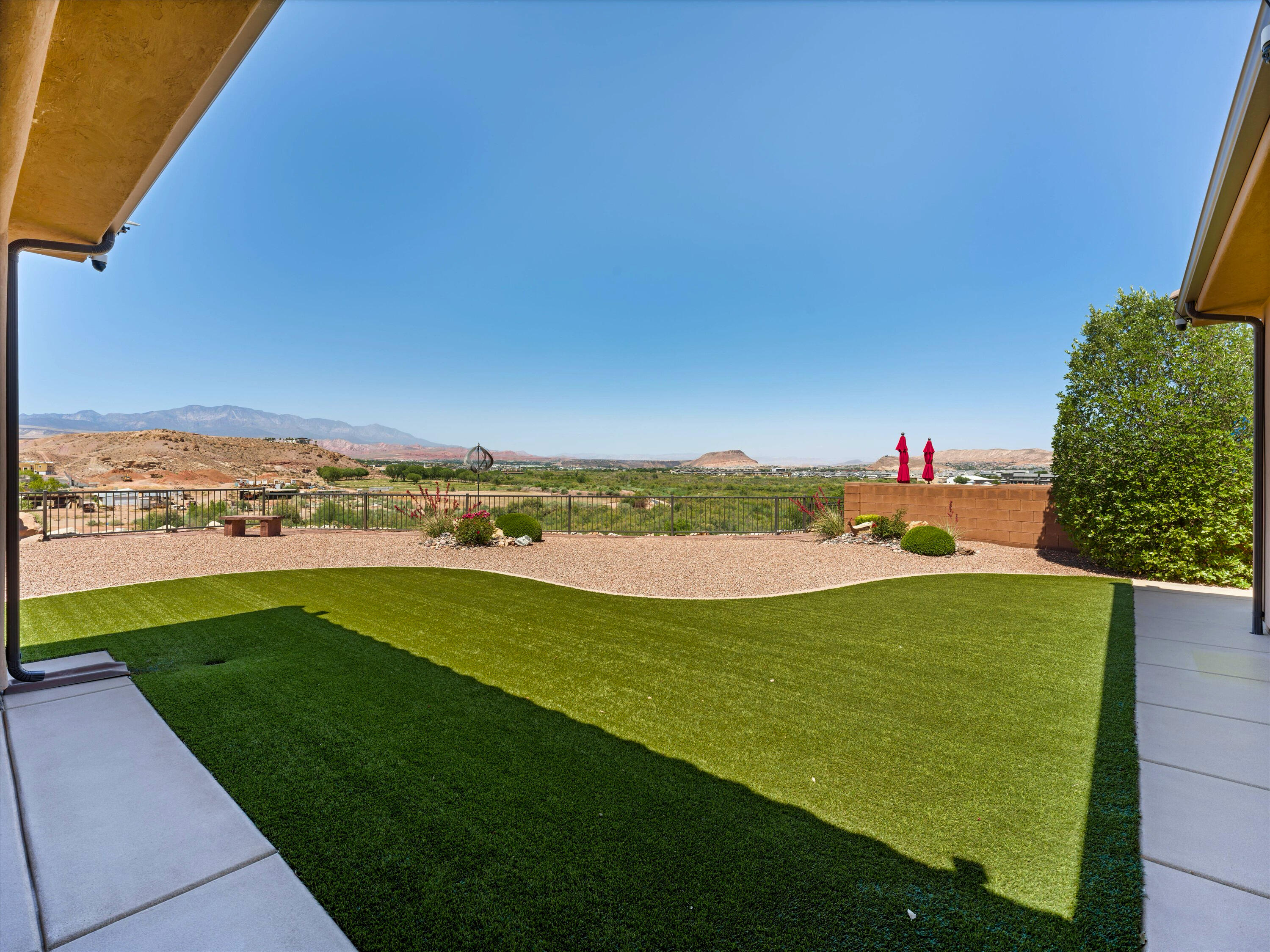 RIVERSIDE CLIFFS - Residential