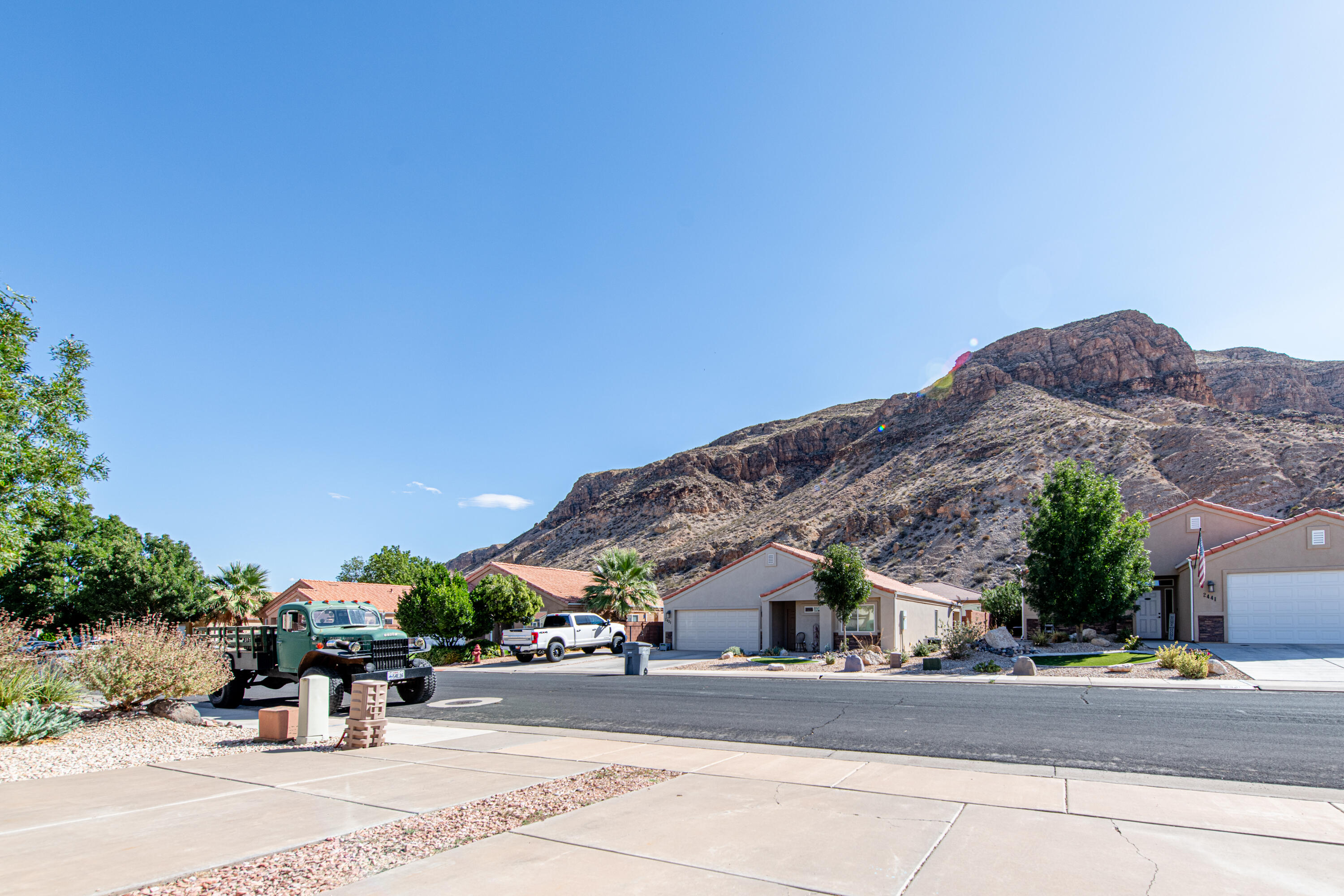 SHADOW CANYON - Residential