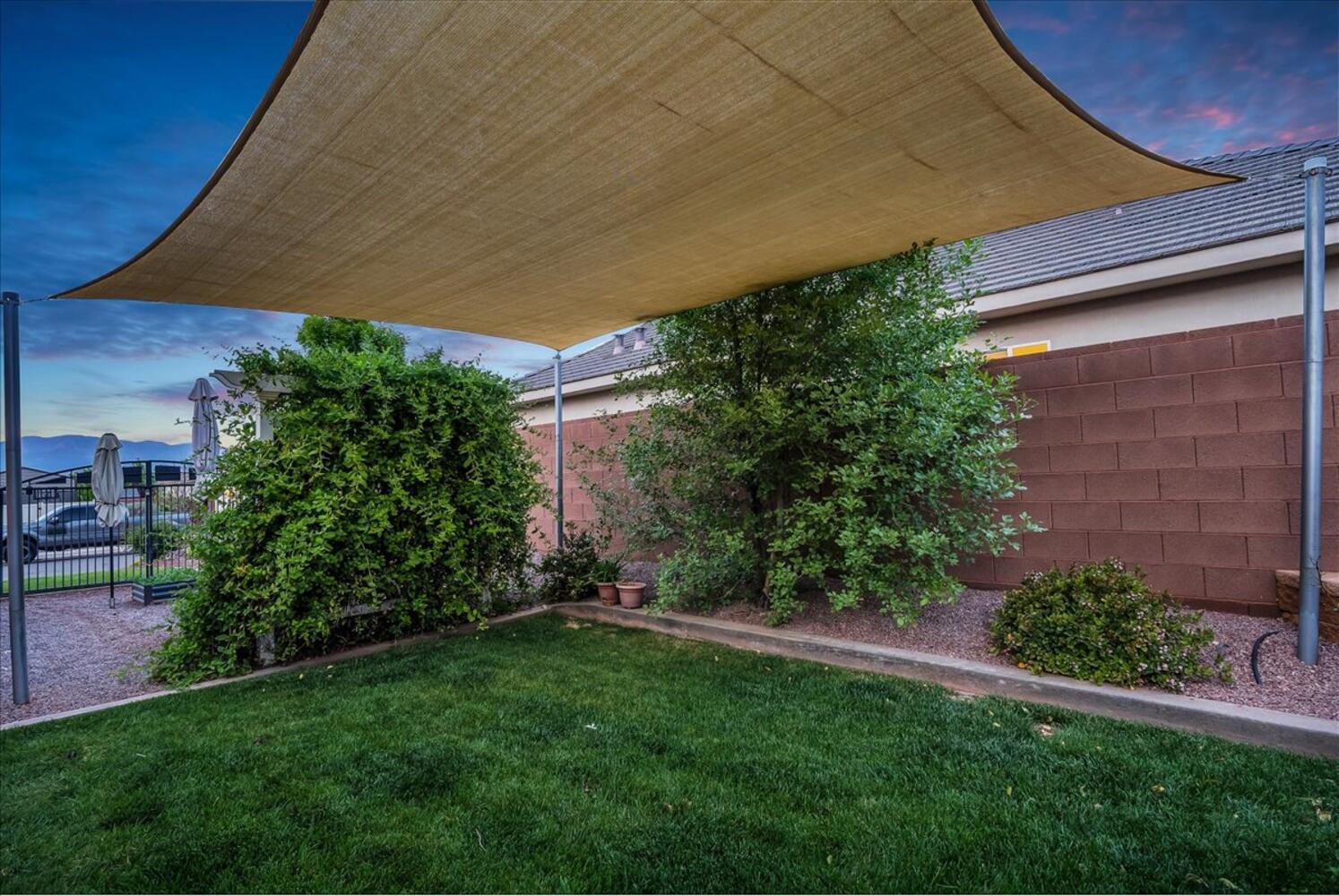 REDWOOD ESTATES - Residential