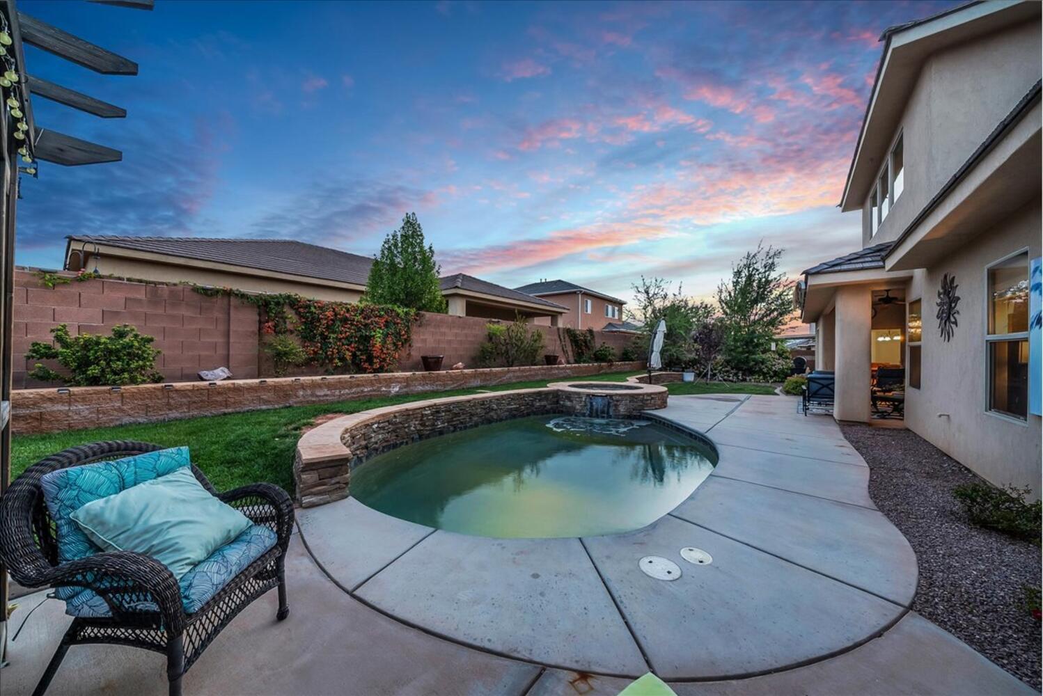 REDWOOD ESTATES - Residential