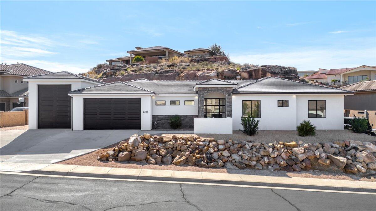 STONE COVE - Residential