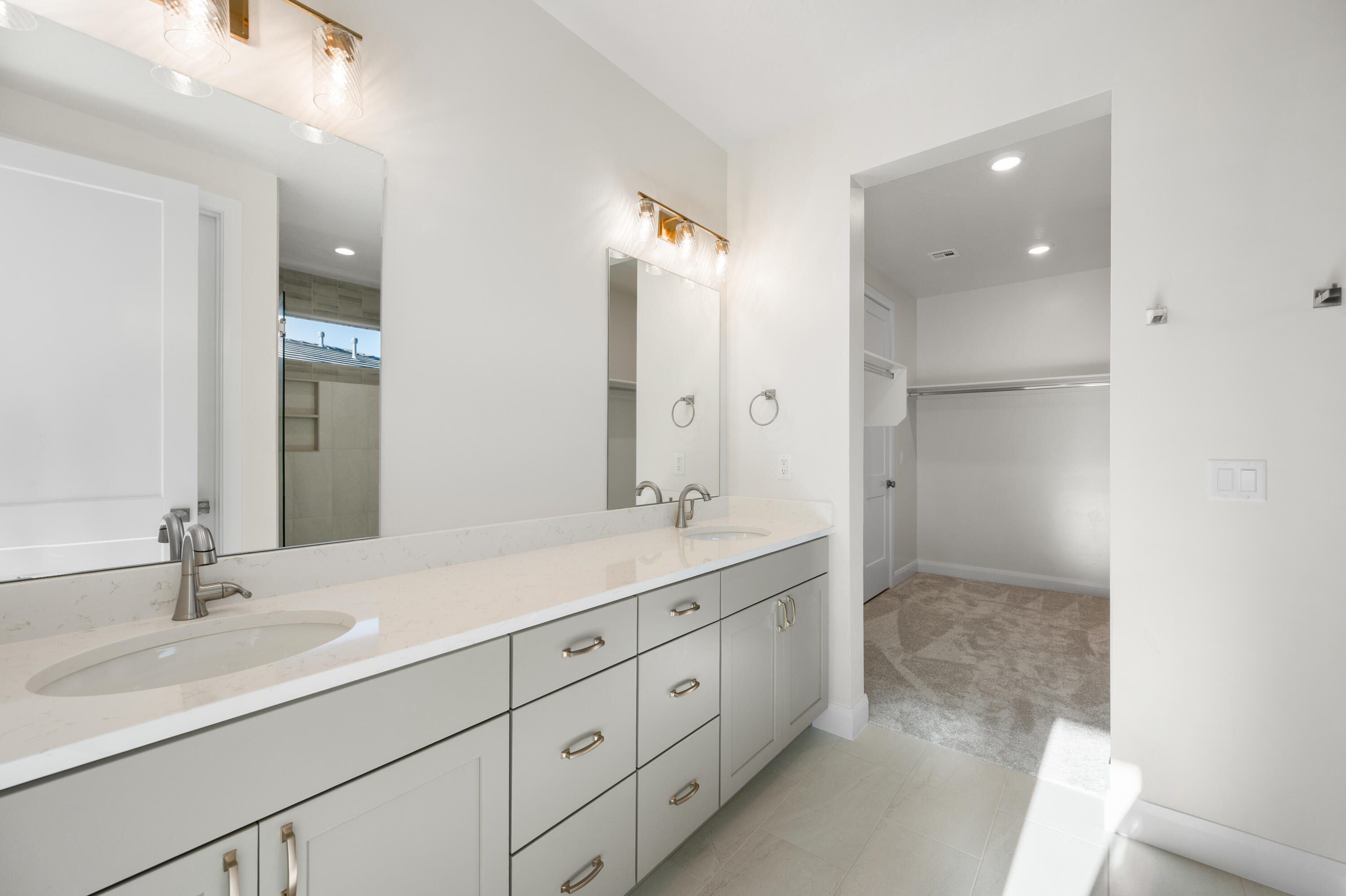 SOLIS AT CORAL CANYON - Residential