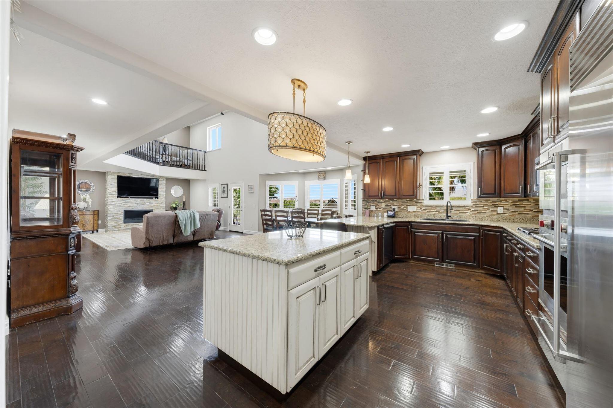 CANYON TERRACE ESTATES - Residential