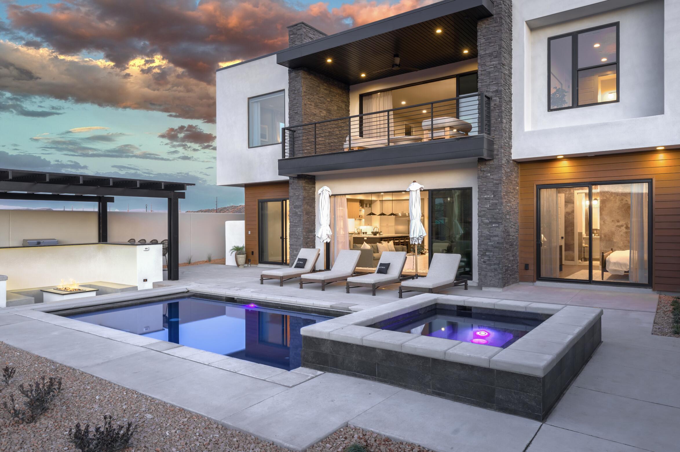 ISLAND AT CORAL CANYON - Residential