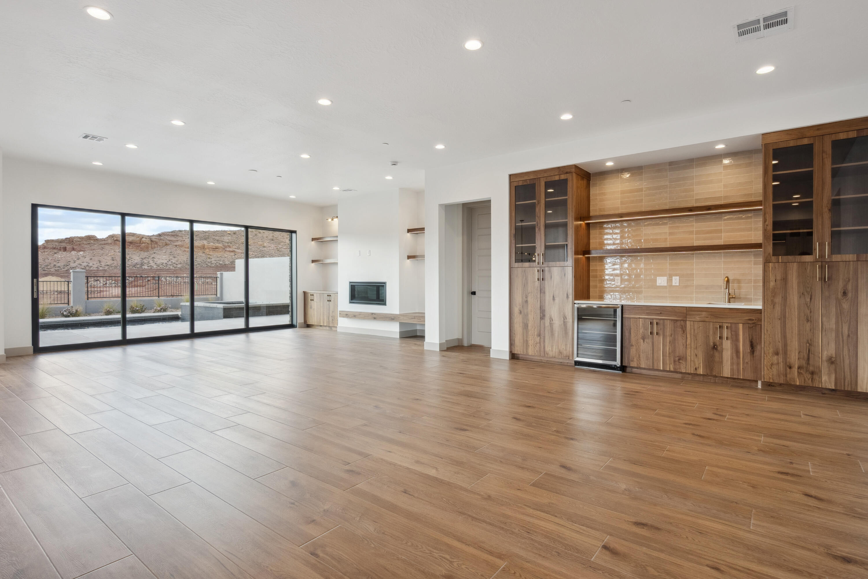 ISLAND AT CORAL CANYON - Residential