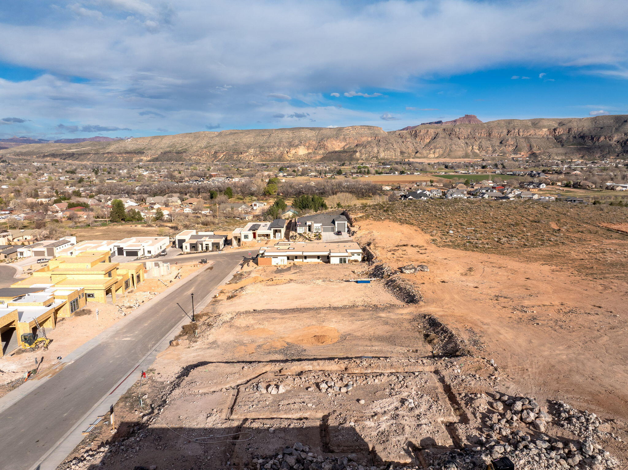 MOUNTAIN VIEW ESTATES - Residential
